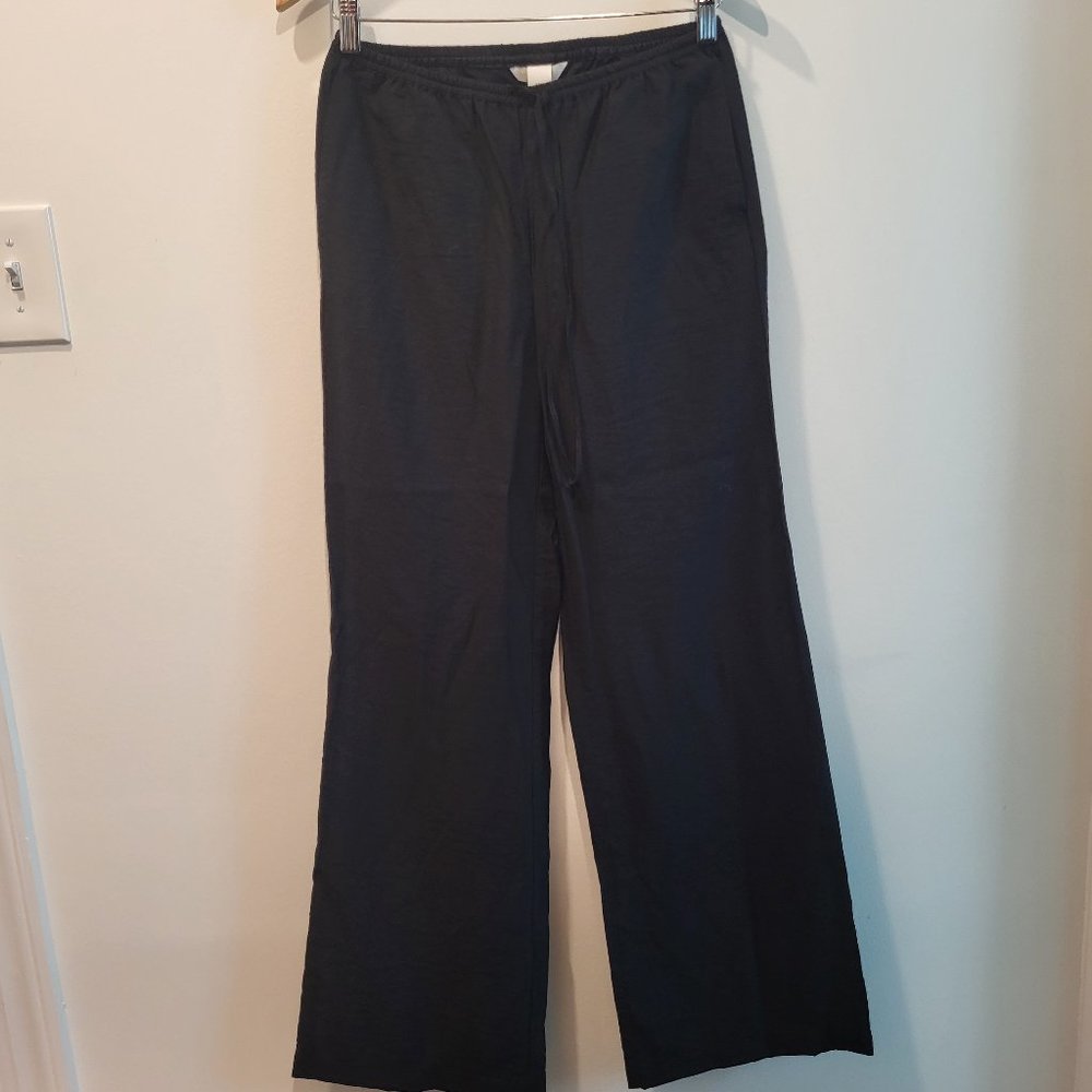 Black wide-leg pants
